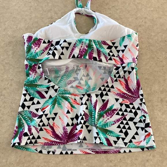 Women’s Bathing Suit Top! - Picture 2 of 2